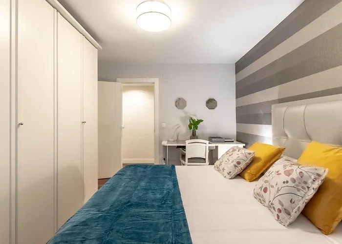 Casco Viejo Junto A Bilborock Bilbao